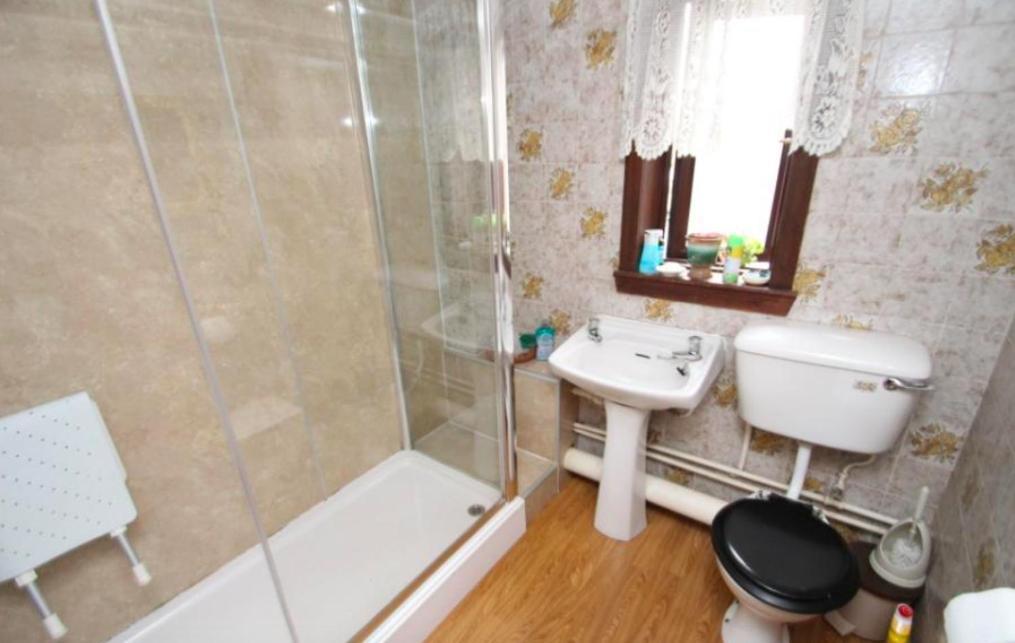 Guest House Private Room Near Glasgow City Centre ภายนอก รูปภาพ